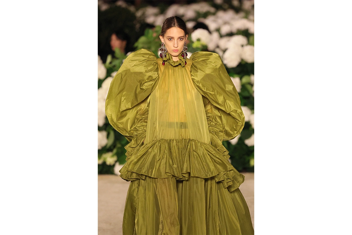 Показ женской коллекции Saint Laurent весна—лето 2026 в рамках Недели моды в Париже
