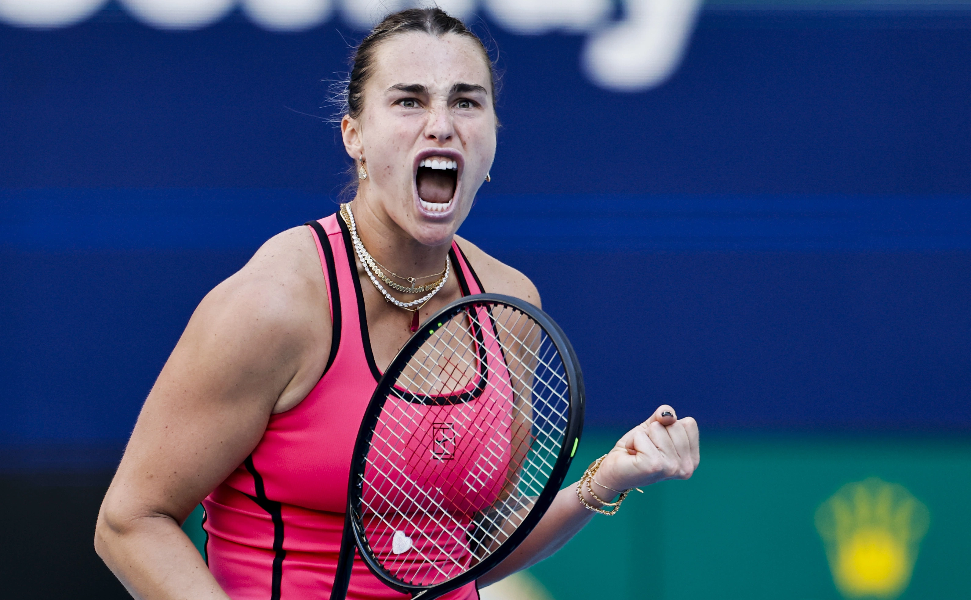 Carmen Mandato / Getty Images