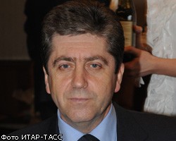 Президент Болгарии Г.Пырванов временно отказался от полетов на Ту-154