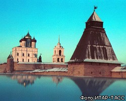Огонь уничтожил башни Псковского кремля