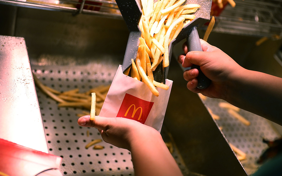 Поставщик картошки фри для McDonald's приостановил работу завода