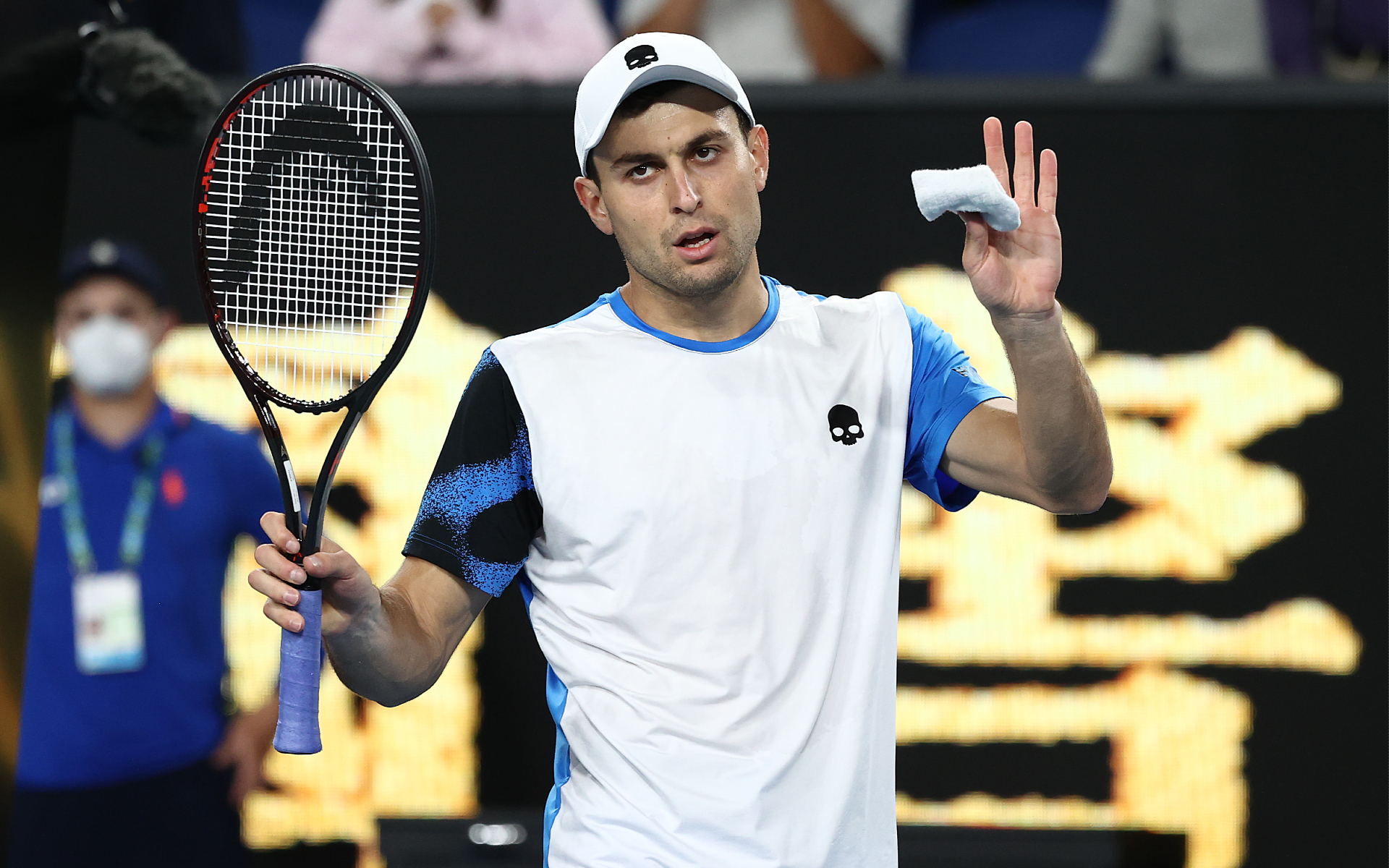 Теннисист Карацев выиграл первый матч после обвинений в «договорняках»