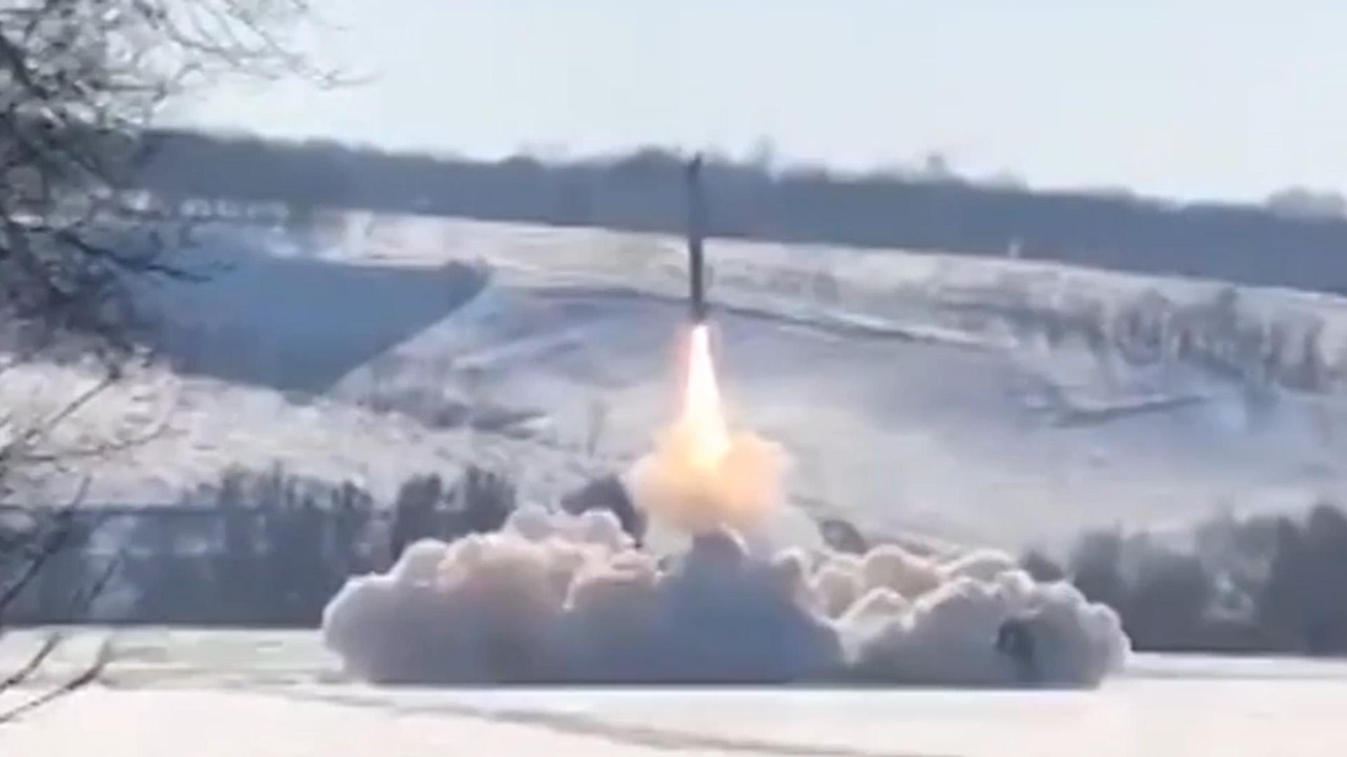 Минобороны показало кадры пуска ракет из «Искандеров» по объектам ВСУ