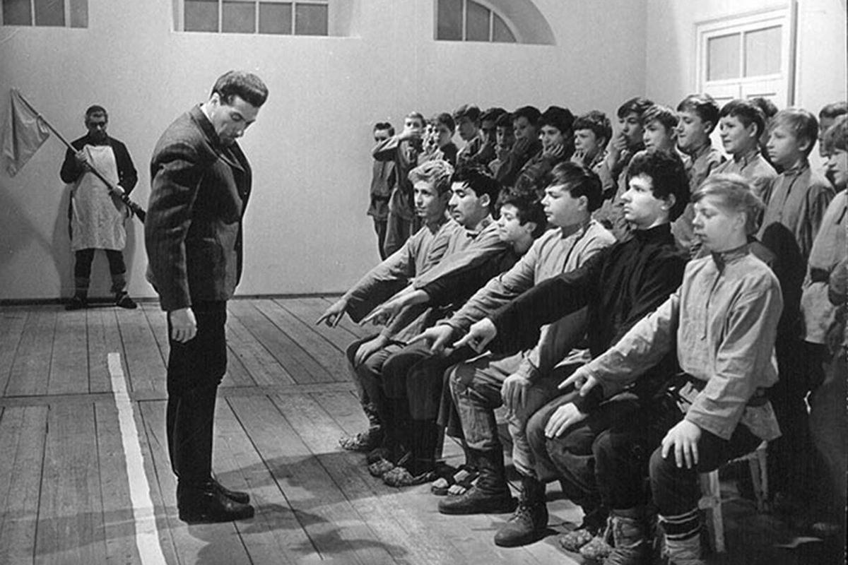 Кадр из фильма «Республика ШКИД» (1966), рассказывающего о судьбах беспризорных подростков, оказавшихся в школе-коммуне