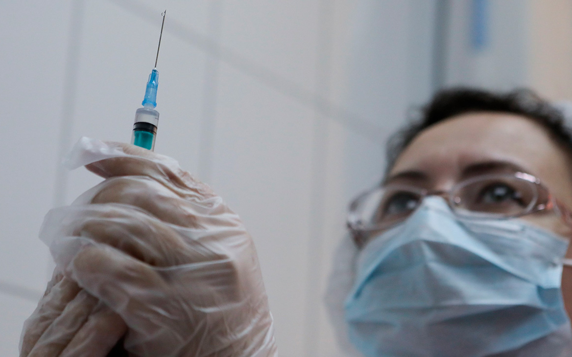 В Роспатенте сообщили о рассмотрении девяти заявок по вакцинам от COVID
