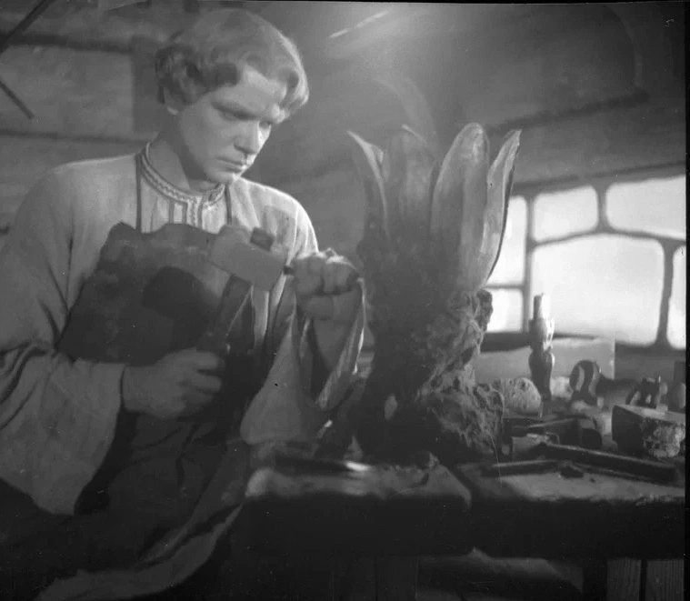 <p>Кадр из фильма &laquo;Каменный цветок&raquo; (1946)</p>