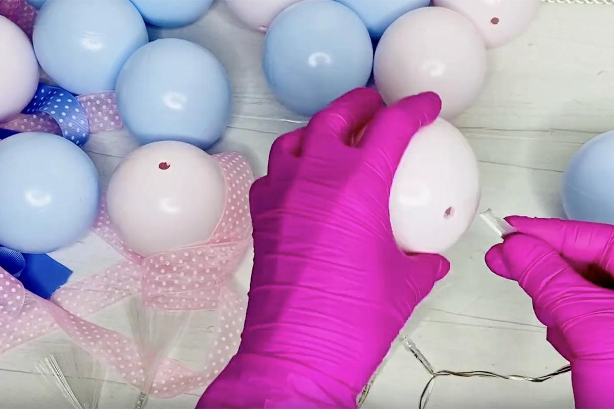 Как сделать новогоднюю гирлянду из шаров для сухого бассейна