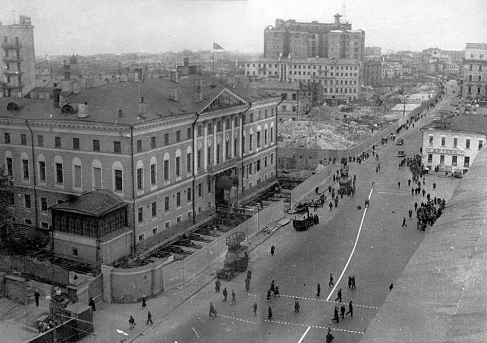 Передвижка Моссовета