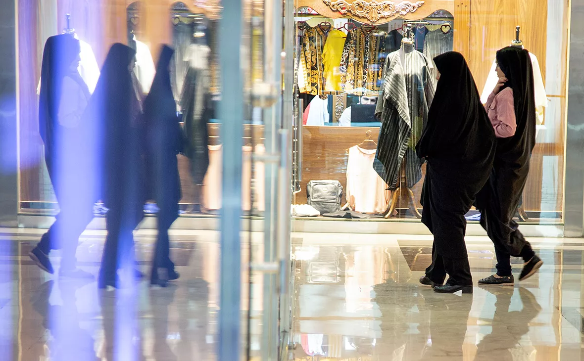  Nazanin Tabatabaee / Reuters