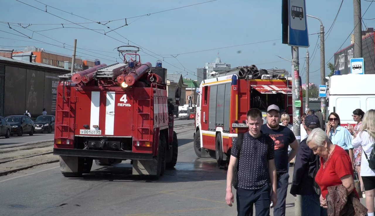 В Перми произошёл пожар на территории площадью 200 кв.м