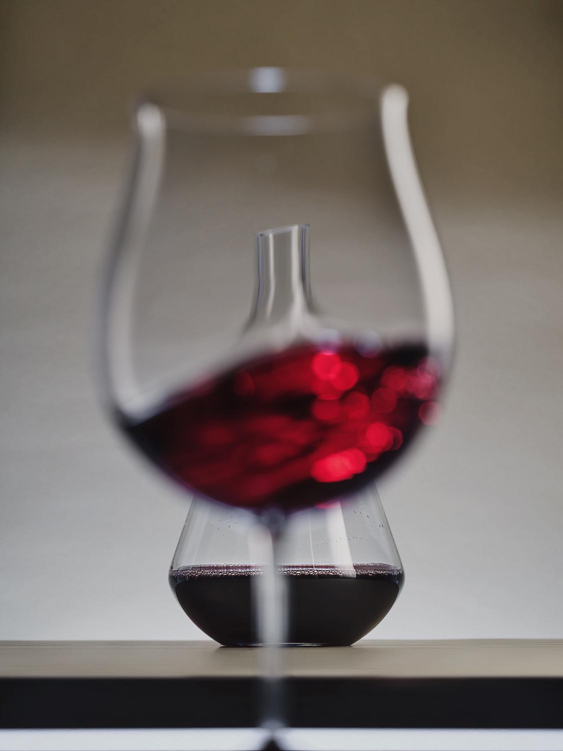 Бокал для бургундского вина D&eacute;gustation,&nbsp;декантер&nbsp;из коллекции Ch&acirc;teau Baccarat &mdash; все Baccarat&nbsp;(ЦУМ Home)