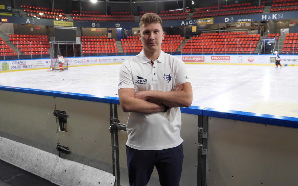 Призер ЧМ по хоккею в составе сборной России перешел во французский клуб