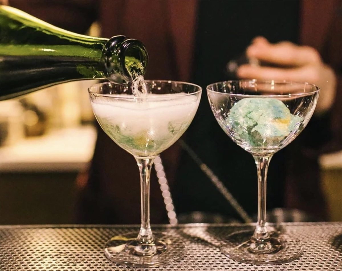 Бар ShortList Books & Spirits