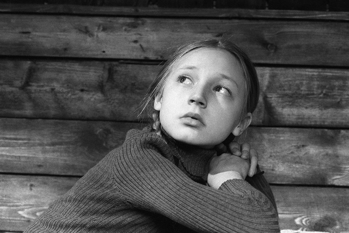 Кристина Орбакайте исполняет главную роль в фильме Ролана Быкова «Чучело», поставленном на киностудии «Мосфильм», 1983 год