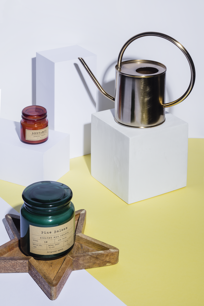 Лейка, свеча Pine Forest, свеча Bergamot, тарелка звезда, H&M HOME (2 этаж)