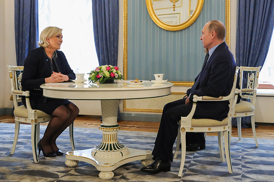 Марин Ле Пен и Владимир Путин


