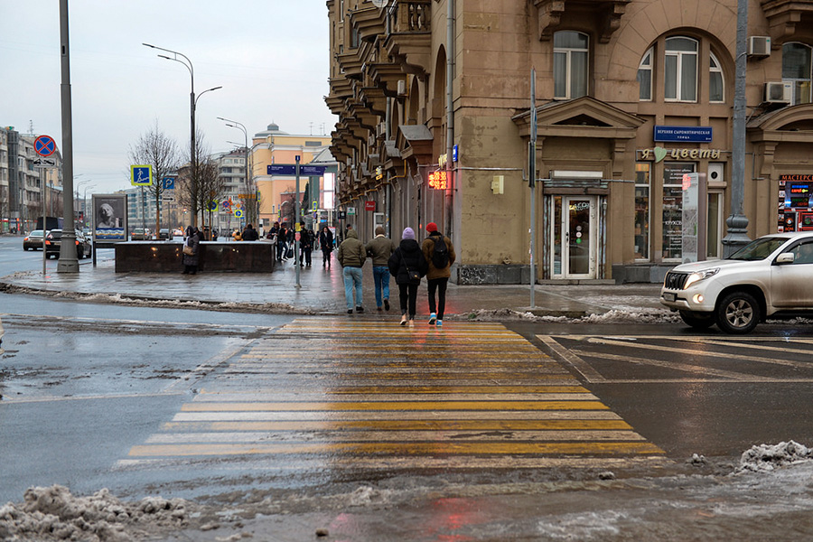 Пешеходный переход на улице Верхняя Сыромятническая до демонтажа
