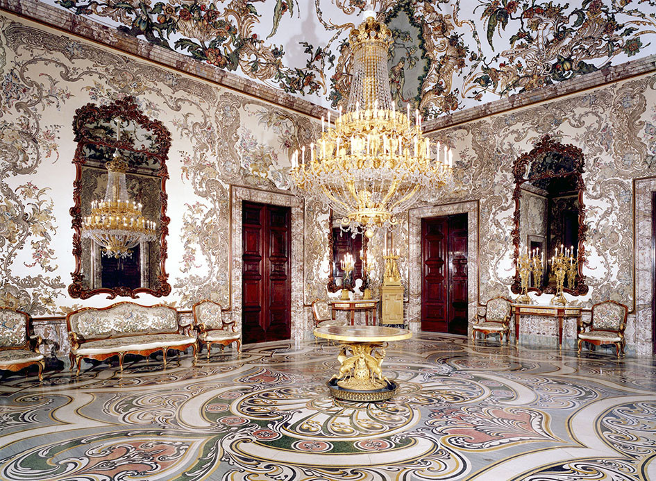 Самые красивые королевские дома по всему миру
