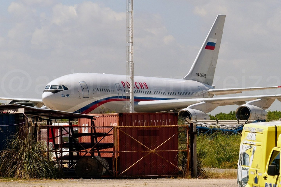 Ил-96-300 с бортовым номером RA-96023