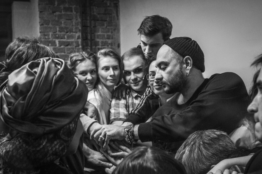 Кирилл Серебренников и команда спектакля «Машина Мюллер»