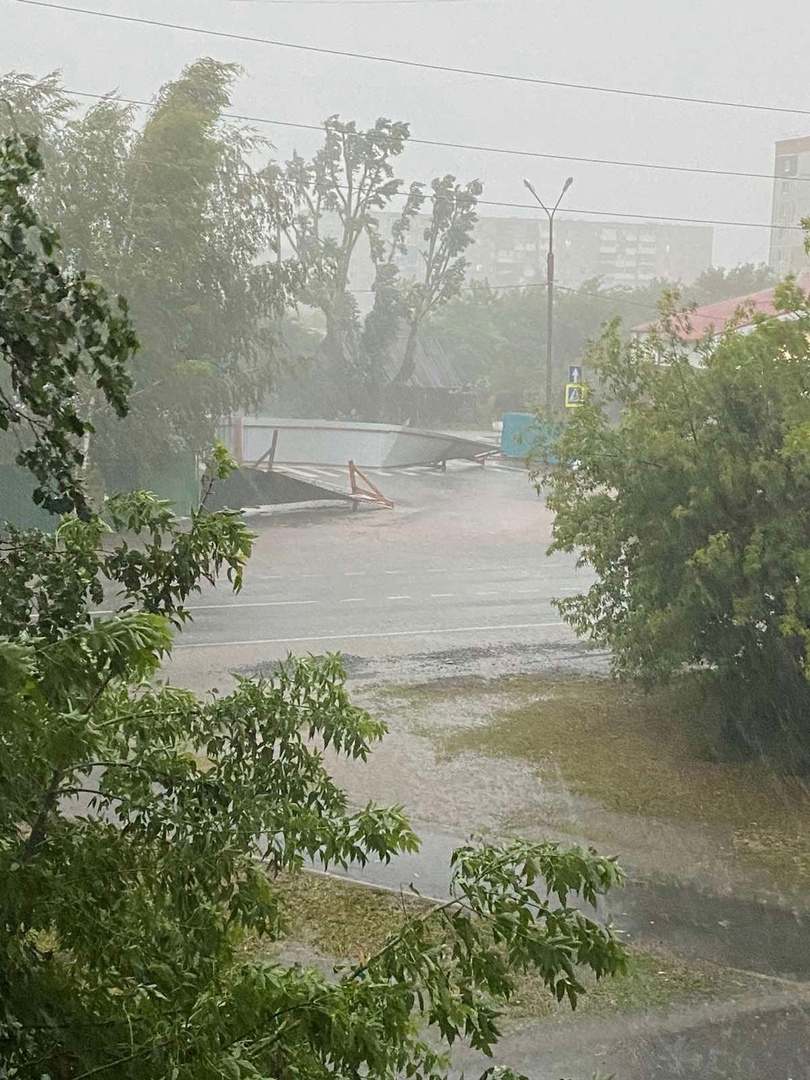 Повалены заборы