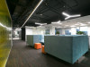 Только в&nbsp;зоне отдыха черно-белая палитра офиса позволяет синей и&nbsp;матово-оранжевой мебели вмешаться в&nbsp;дизайн-код ABB и&nbsp;внести небольшое разнообразие в&nbsp;строго-рабочую атмосферу
