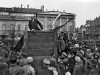 Выступление Владимира Ленина на площади перед Большим театром, 5 мая 1920 год. На первой фотографии рядом с Троцким стоит Лев Каменев, которого также признали &laquo;врагом народа&raquo;