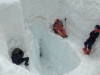 Шурф для измерения толщины и плотности снежного покрова, ледник Джанкуат, Кавказ