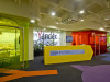 Стамбульский офис &laquo;Яндекса&raquo; открылся в 2011 году. Интерьер рабочей зоны воспроизводит дизайн-код компании: желтые цвета, много стекла, зеленых растений и непременная ​стойка ресепшен в виде поисковой строки
&nbsp;