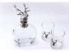 Фото:Стеклянный графин и два стакана с оловянной отделкой «Vagabond Haus». Начальная цена 9 тысяч 792 рубля