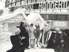 Новогоднее цирковое представление у стен Пермского цирка. 1 января 1986 года.