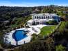 6. Trousdale Estates


	$135 млн
	Лос-Анджелес, США




За $135 млн можно купить один из самых высоко расположенных домов в Лос-Анджелесе. Речь не о габаритах дома &mdash; у здания площадью 1,7 тыс. кв. м всего два этажа. Дело в том, что Trousdale Estates находится на холме, откуда видна большая часть Лос-Анджелеса.

