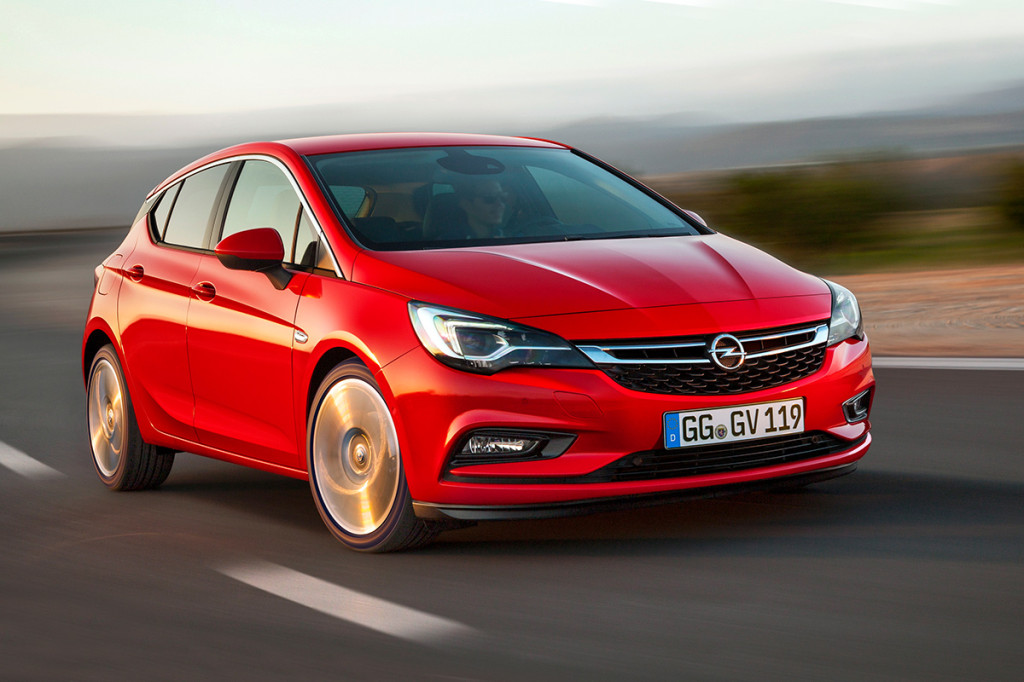 Почему Opel Astra GTC 1.4 Turbo (2014) лучше чем Toyota Camry (2018)?