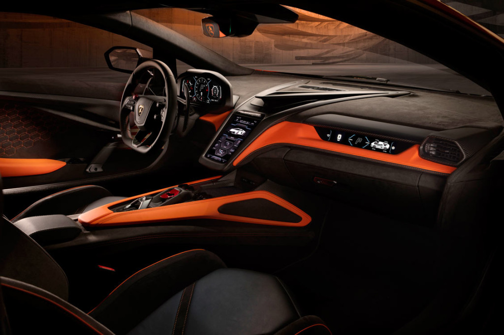 <p>Lamborghini Revuelto</p>