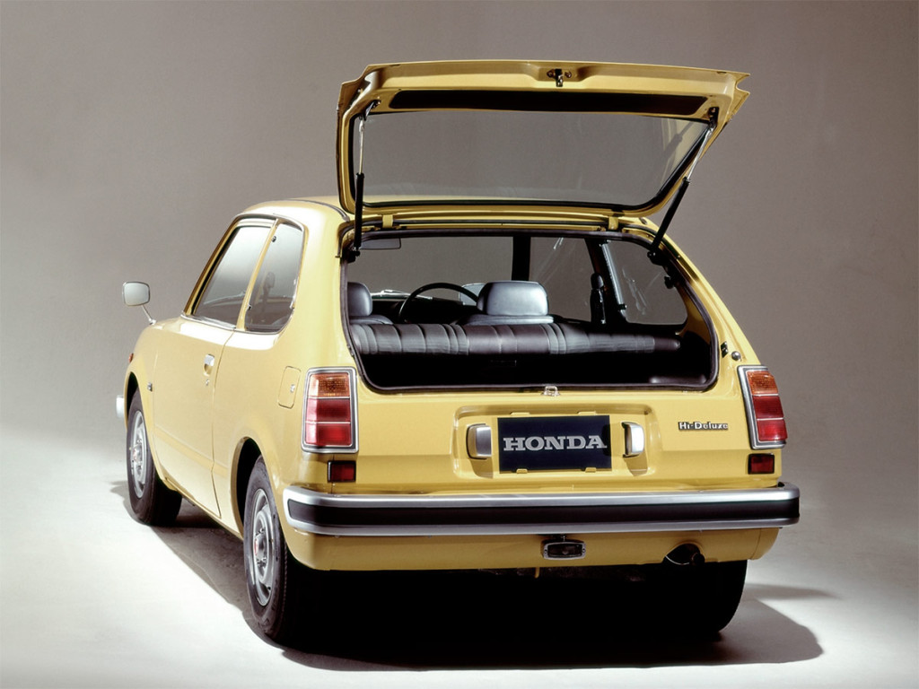 <p>1975 Honda Civic 3-door 1200 Hi-Deluxe</p>