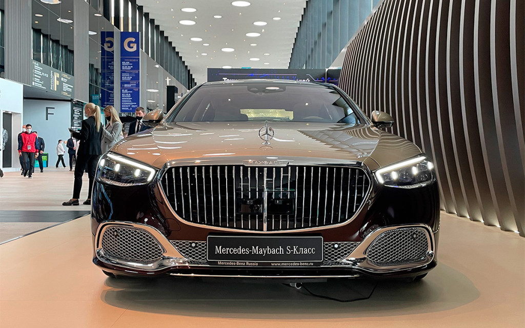 <p>Mercedes-Maybach S-Класс</p>