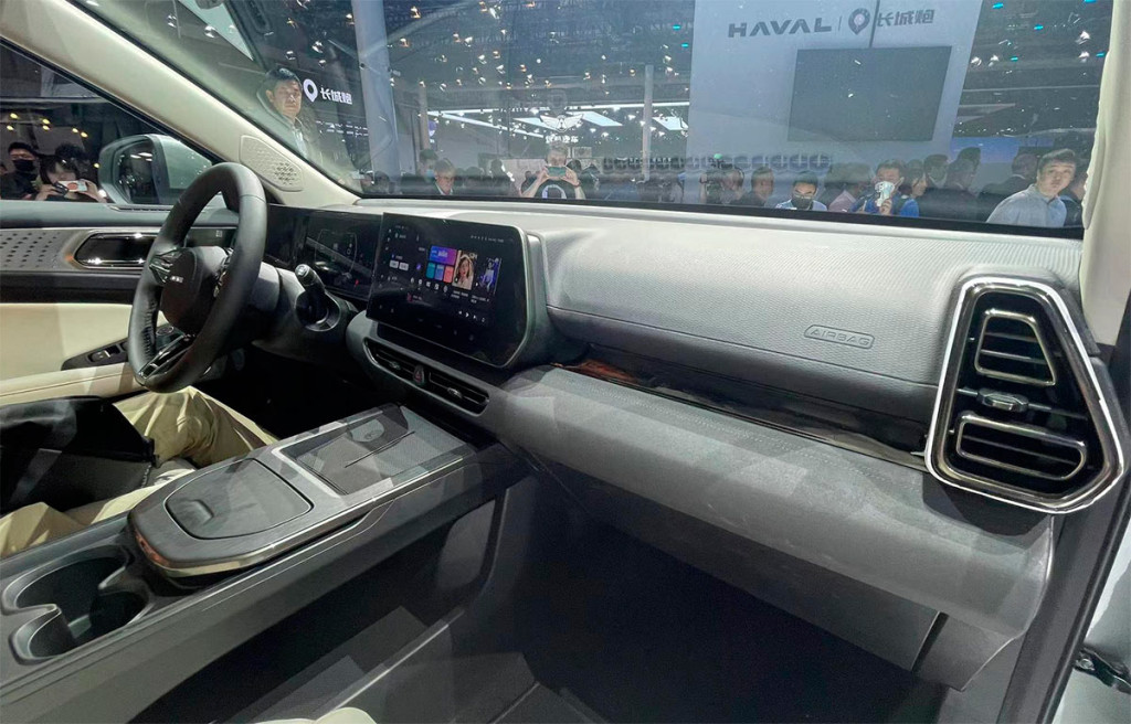 <p>Haval Xiaolong</p>