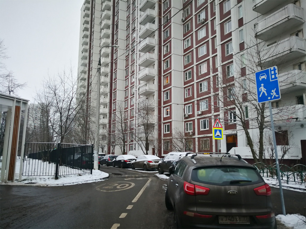 Врезались в открытую дверь припаркованного автомобиля. Смотреть фото Врезались в открытую дверь припаркованного автомобиля. Смотреть картинку Врезались в открытую дверь припаркованного автомобиля. Картинка про Врезались в открытую дверь припаркованного автомобиля. Фото Врезались в открытую дверь припаркованного автомобиля