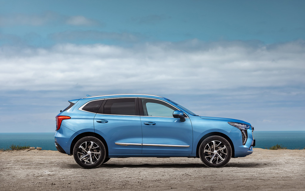 <p>Формально Haval Jolion относится к кроссоверам B-сегмента.</p>