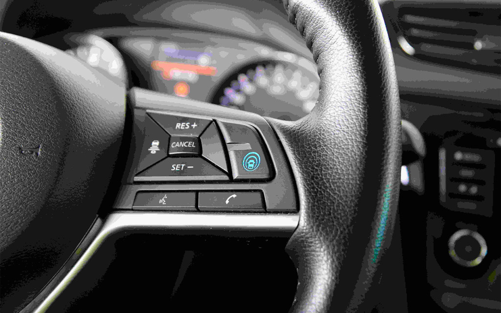 <p>Nissan Qashqai и X-Trail с автопилотом</p>