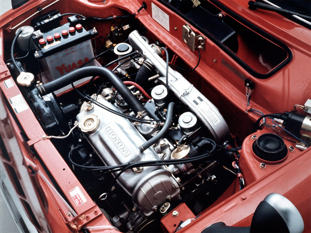 <p>Под капотом Honda Civic RS &#39;1974&ndash;75</p>