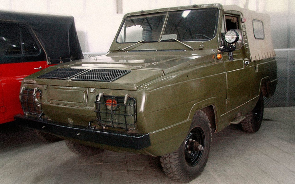 <p>В 1976 году в Ульяновске по государственному заказу начали проектировать плавающий автомобиль с грозным названием &laquo;Ягуар&raquo;.</p>