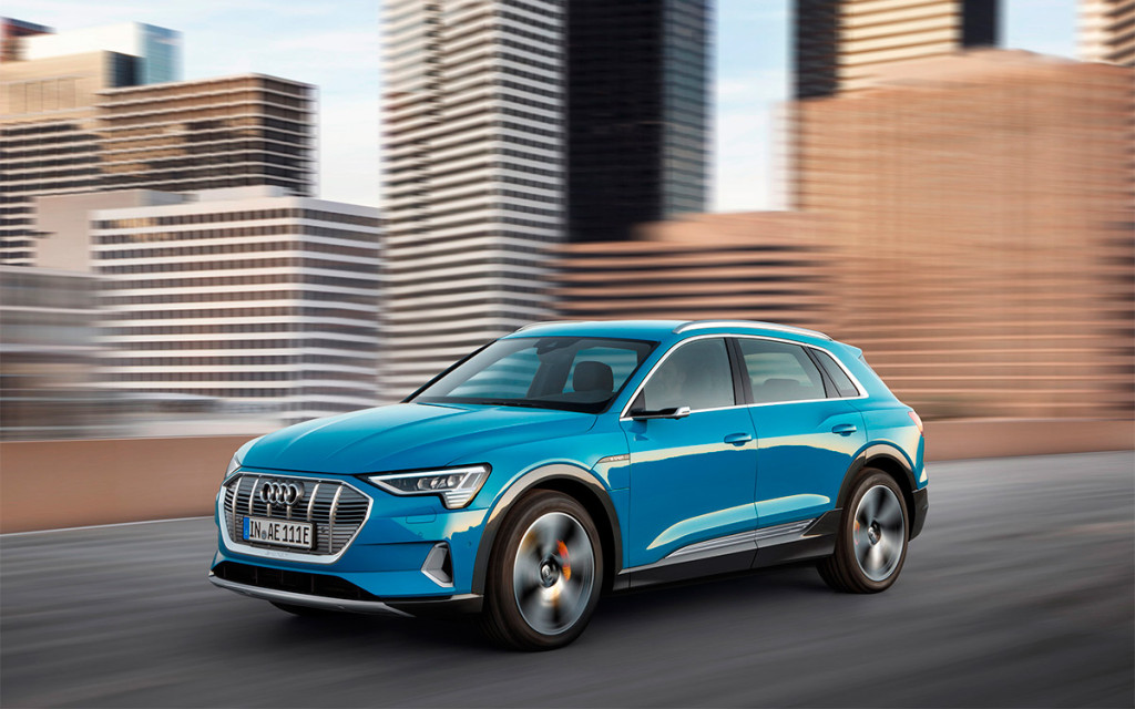 <p>Коэффициент лобового сопротивления у Audi e-tron составляет всего 0,25.</p>