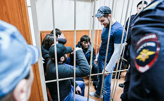 Заур Дадаев, братья Анзор и Шадид Губашевы, Темирлан Эскерханов и Хамзат Бахаев в зале Басманного суда Москвы, февраль 2016 года


