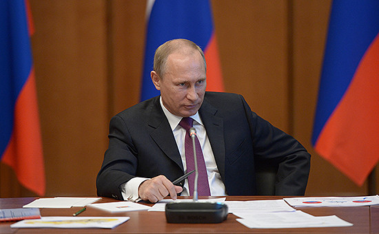 Президент России Владимир Путин на совещании по вопросам господдержки приоритетных инвестпроектов и территорий опережающего развития на Дальнем Востоке