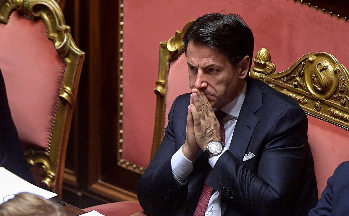 Премьера Италии отправили в отставку