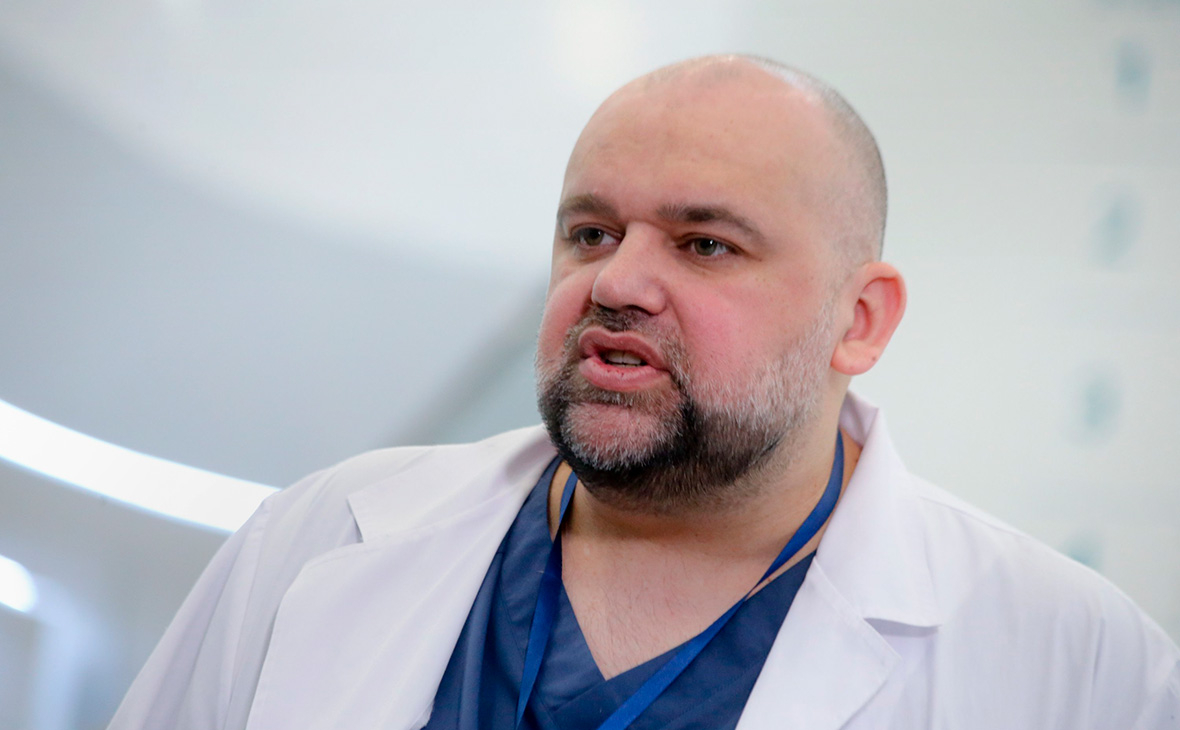 Главный врач московской больницы №40 в Коммунарке Денис Проценко