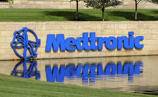 Логотип Medtronic в штаб-квартире корпорации, Миннесота 




