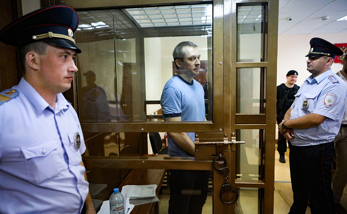 Дмитрий Захарченко во время оглашения приговора в
Пресненском районном суде
