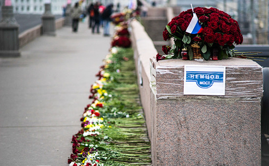 Место убийства Бориса Немцова на Москворецком мосту. Архивное фото